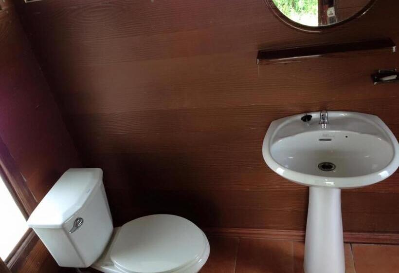 هتل Sarocha Resort Rayong