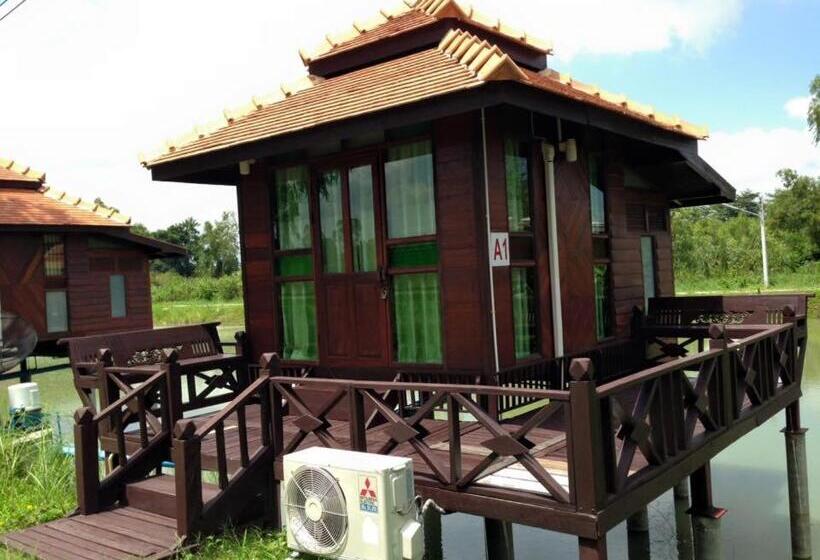 هتل Sarocha Resort Rayong