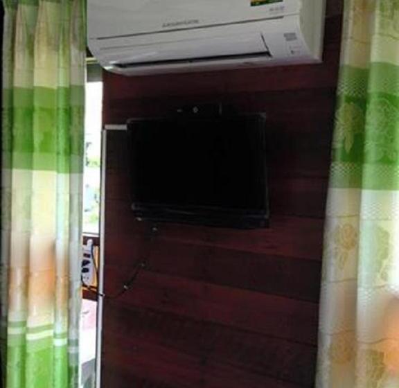 هتل Sarocha Resort Rayong