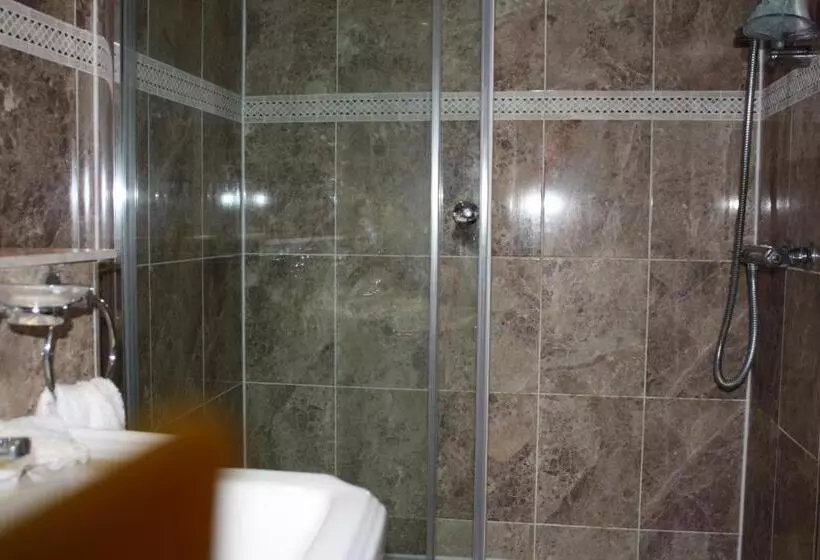 Majatalo Barons Court