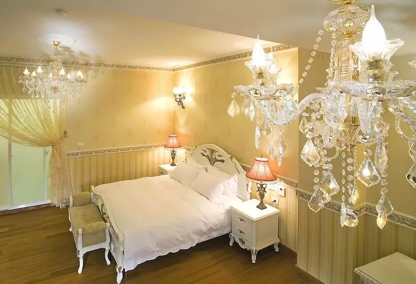 تختخواب و صبحانه Florence Resort Villa
