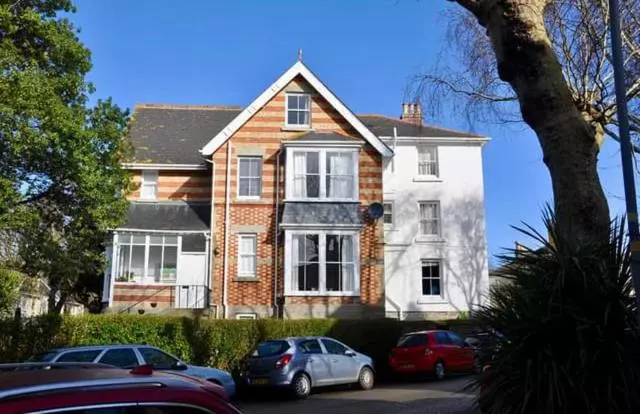 تختخواب و صبحانه Holbein House