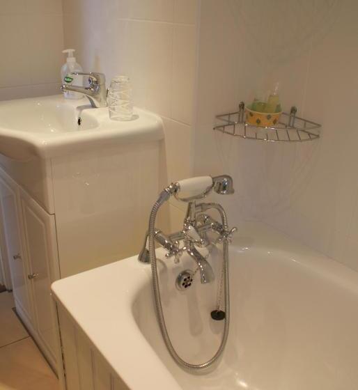 Bed and Breakfast Longmead House