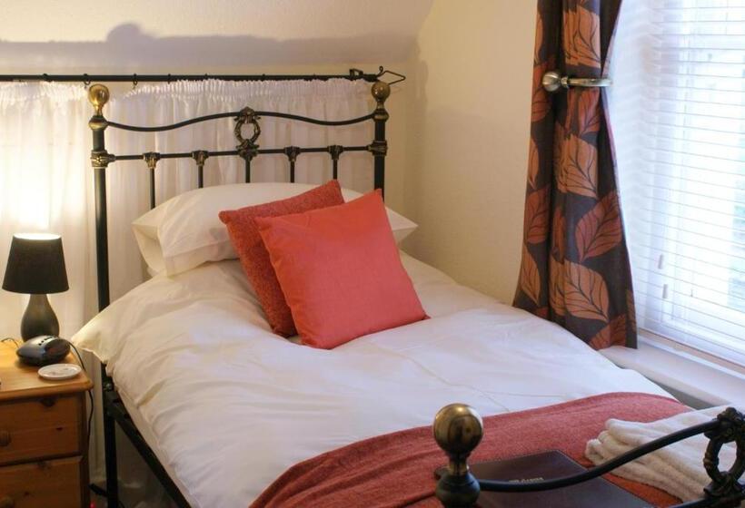 Bed and Breakfast Longmead House