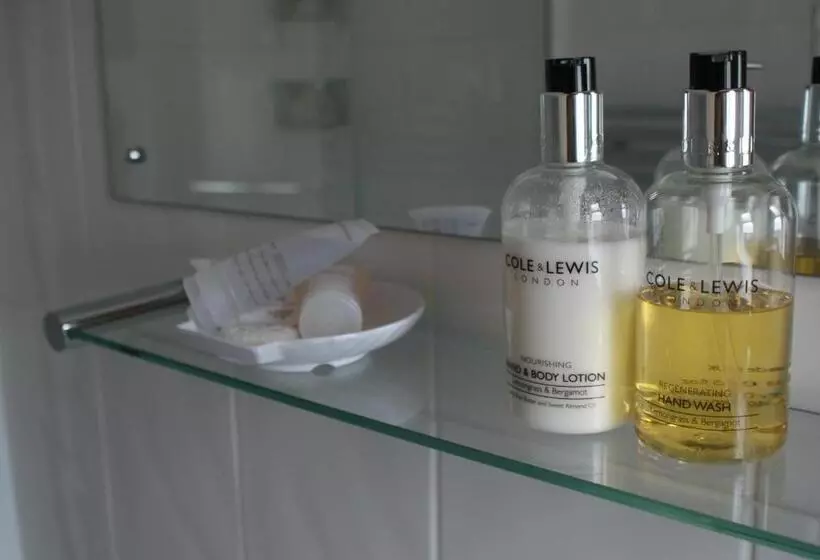 Bed and Breakfast Longmead House