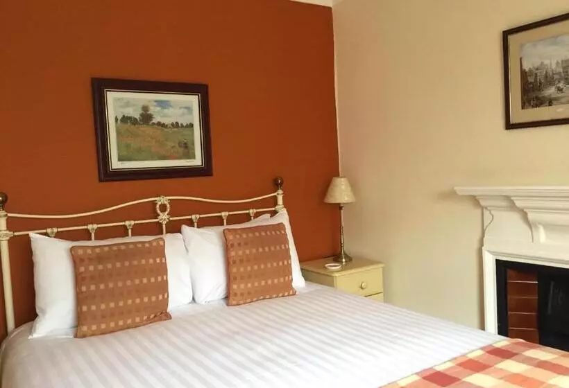 Bed and Breakfast Longmead House