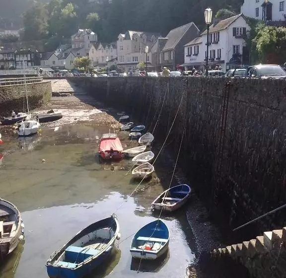 Bed and Breakfast Longmead House