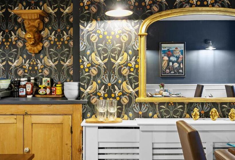 Bed and Breakfast Sandway House