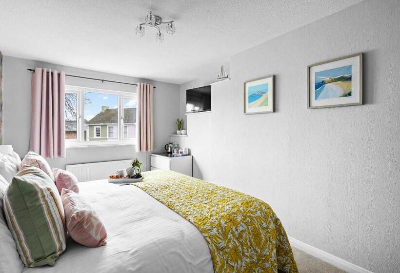 Bed and Breakfast Sandway House