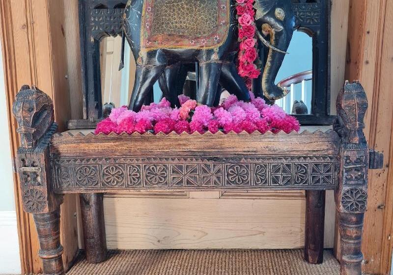 تختخواب و صبحانه St John's Croft