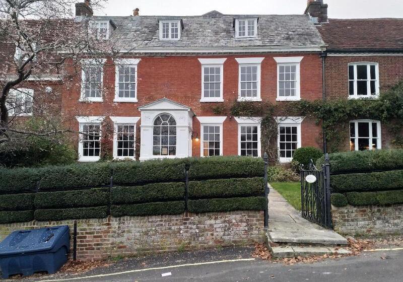 تختخواب و صبحانه St John's Croft