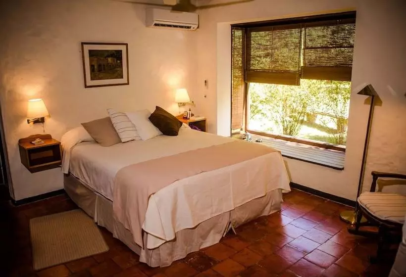 مسافرخانه Estancia La Paz
