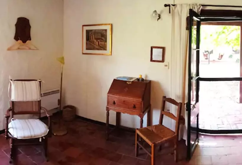 مسافرخانه Estancia La Paz