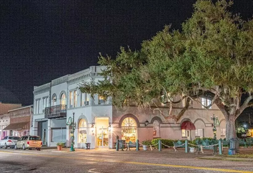 Hotelli Oakpak Inns   Enjoy All Inclusive Snack Beverages Wine & Beer During The Stay