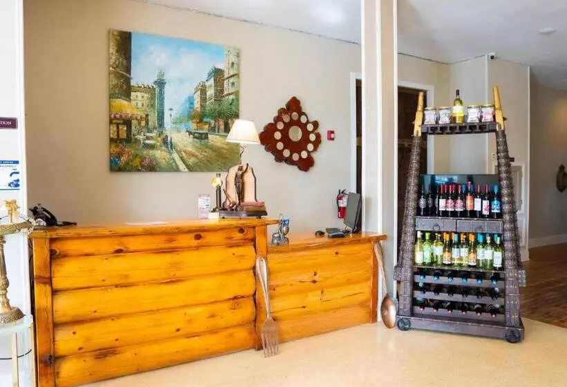 Hotelli Oakpak Inns   Enjoy All Inclusive Snack Beverages Wine & Beer During The Stay