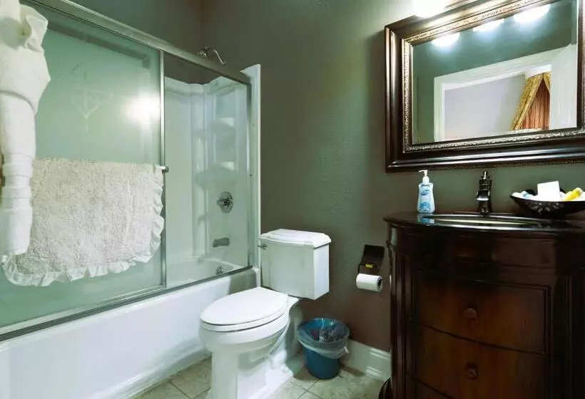 Hotelli Oakpak Inns   Enjoy All Inclusive Snack Beverages Wine & Beer During The Stay