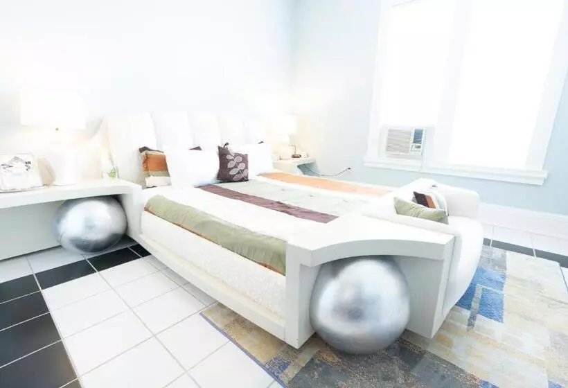 Hotelli Oakpak Inns   Enjoy All Inclusive Snack Beverages Wine & Beer During The Stay