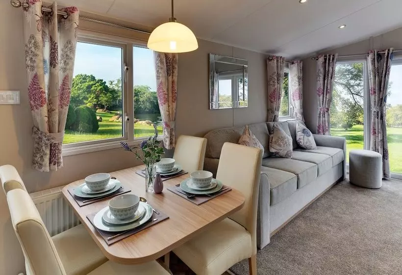 ホテル Parkers Farm Cottages And Caravans
