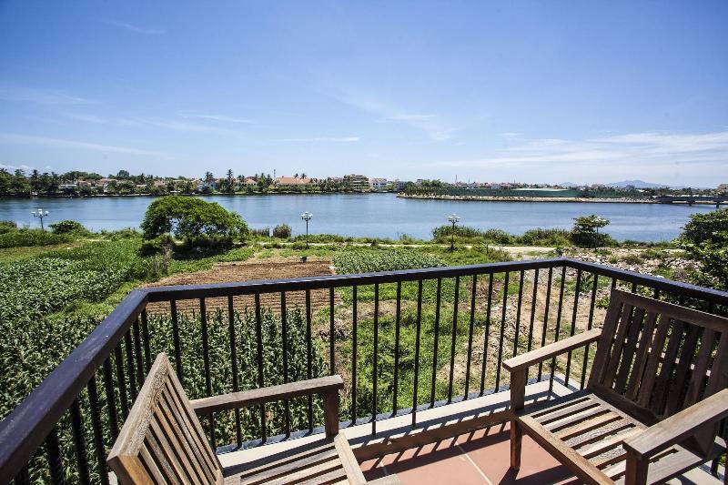 هتل Hoi An Grace River Villa