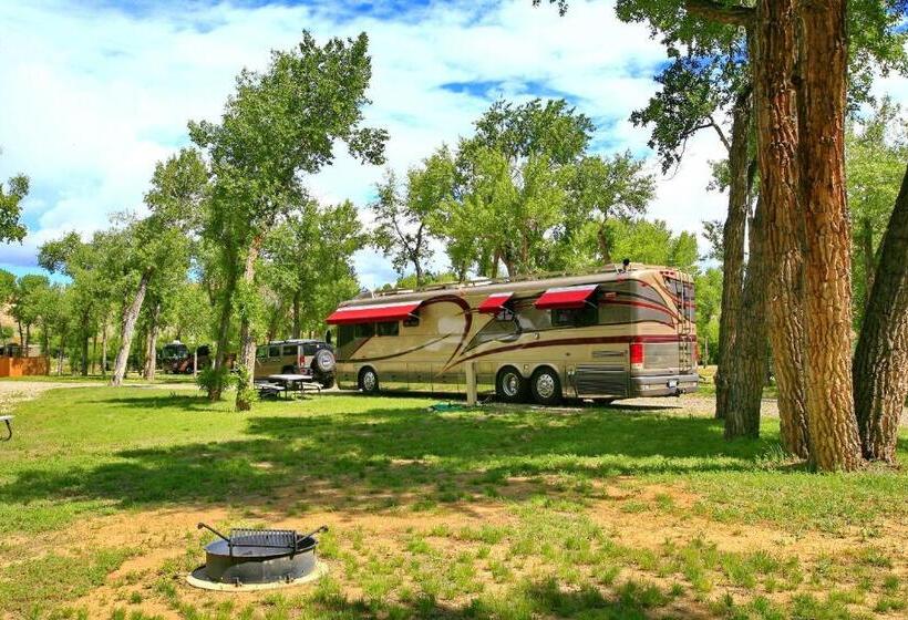 בית מלון כפרי The Longhorn Ranch Resort Lodge & Rv Park