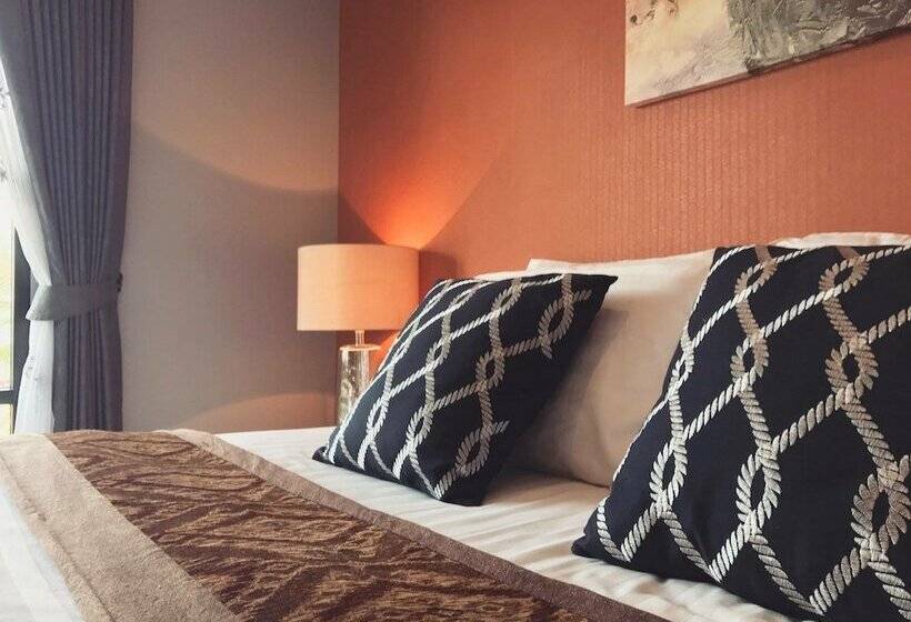 The Tamnan Pattaya Hotel & Resort