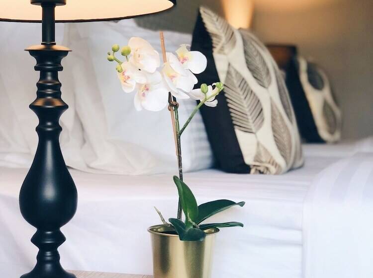 The Tamnan Pattaya Hotel & Resort