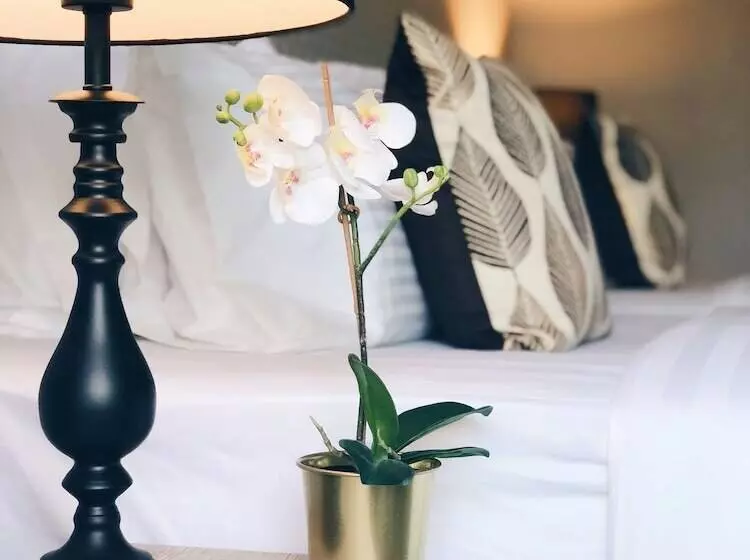 The Tamnan Pattaya Hotel & Resort