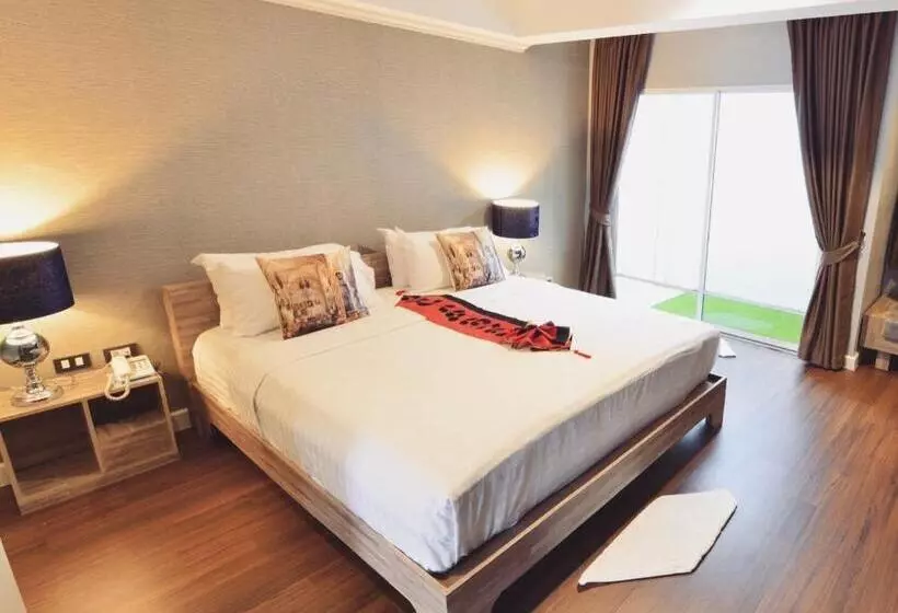 The Tamnan Pattaya Hotel & Resort