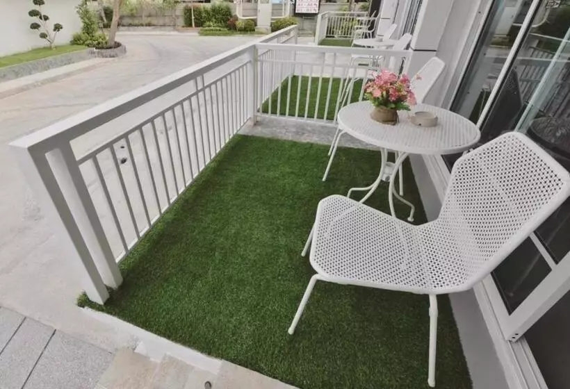 The Tamnan Pattaya Hotel & Resort