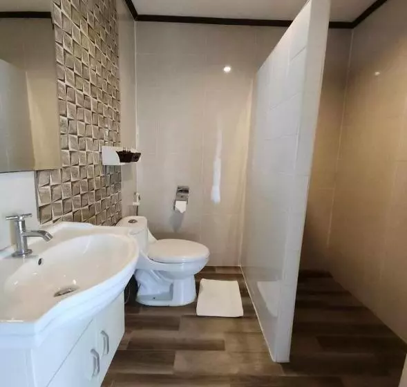 The Tamnan Pattaya Hotel & Resort