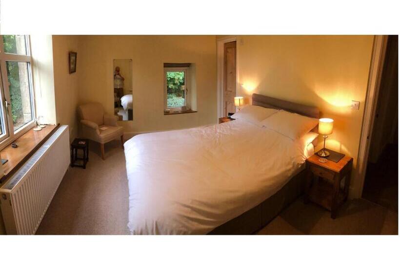 Bed and Breakfast Foxlow Coach House
