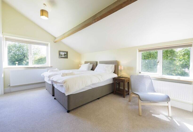 Bed and Breakfast Foxlow Coach House