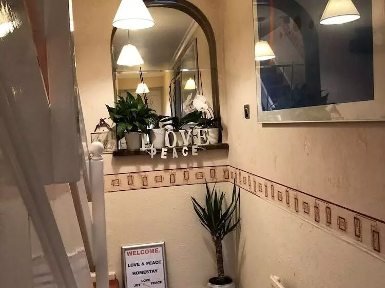 Aamiaismajoitus (B&B) Love & Peace