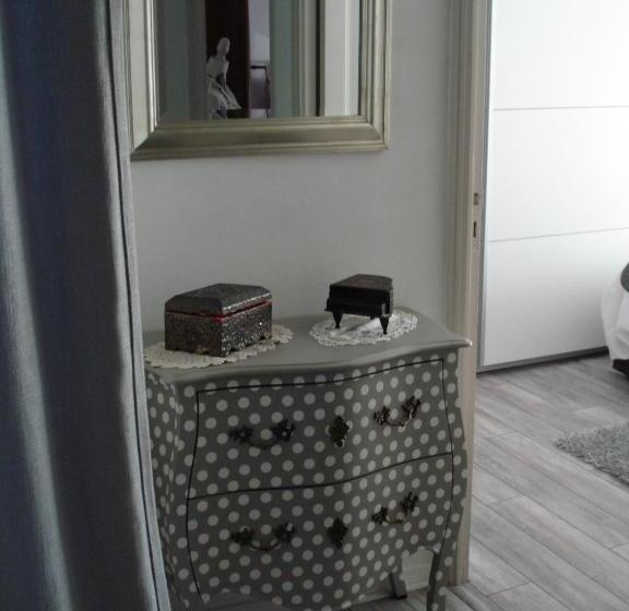 تختخواب و صبحانه Mas De La Coucourde