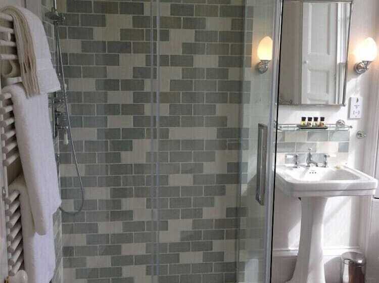 تختخواب و صبحانه The Old Vicarage At Oakridge