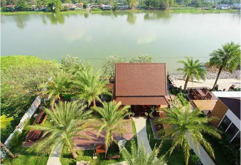 ホテル Chaophaya Thara Riverside
