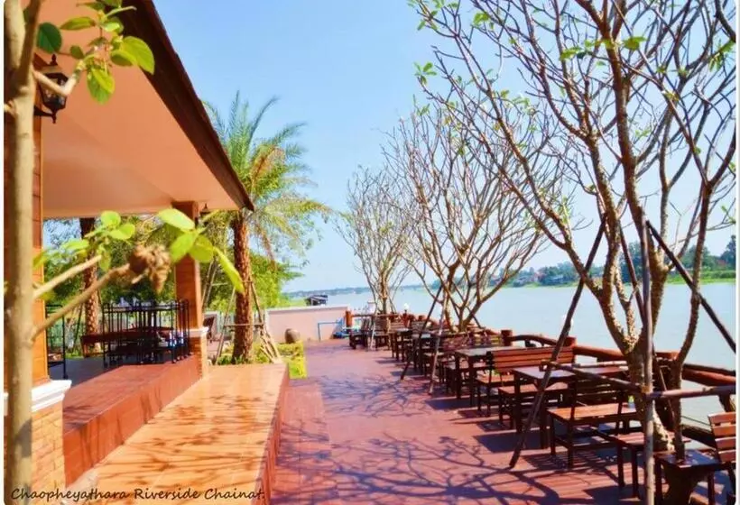ホテル Chaophaya Thara Riverside