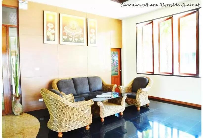 ホテル Chaophaya Thara Riverside