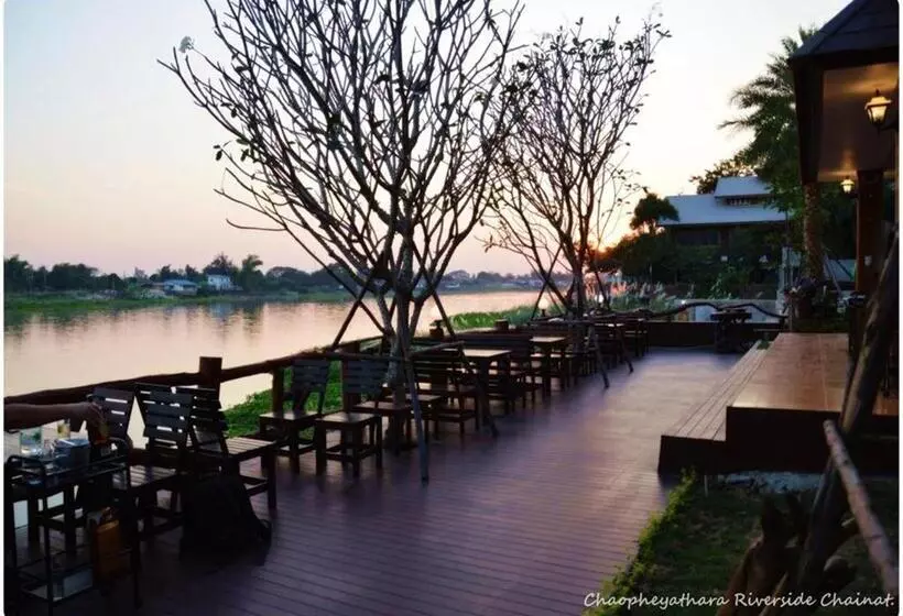 ホテル Chaophaya Thara Riverside