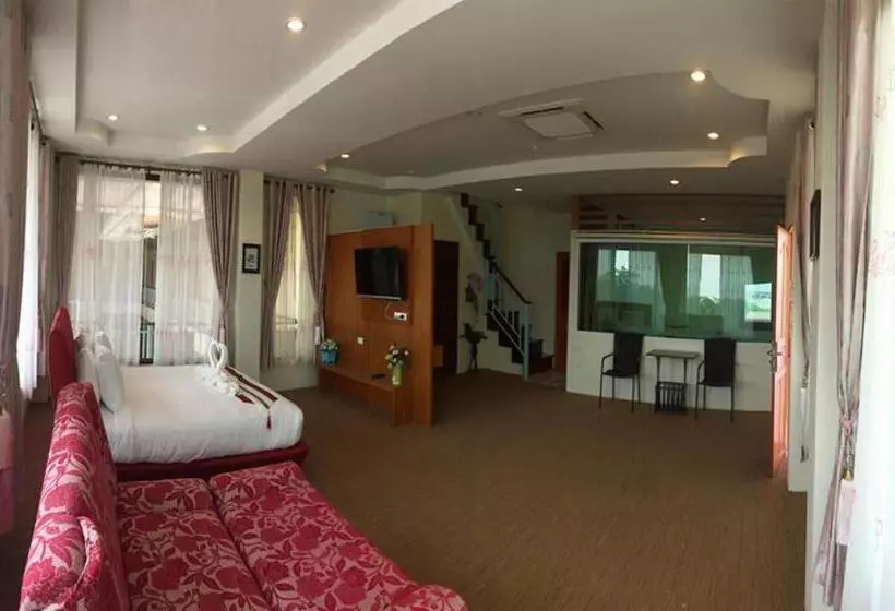 ホテル Chaophaya Thara Riverside