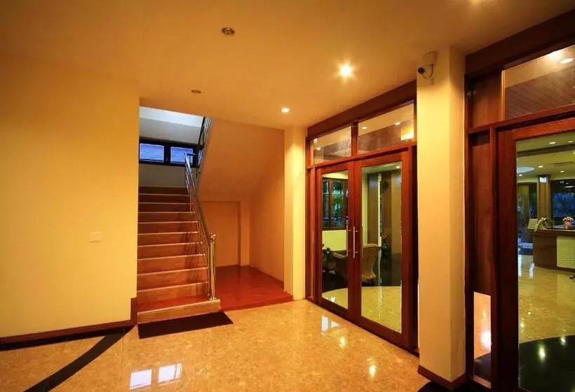 ホテル Chaophaya Thara Riverside