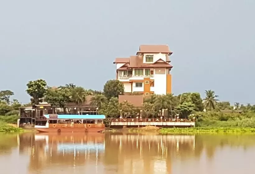 ホテル Chaophaya Thara Riverside