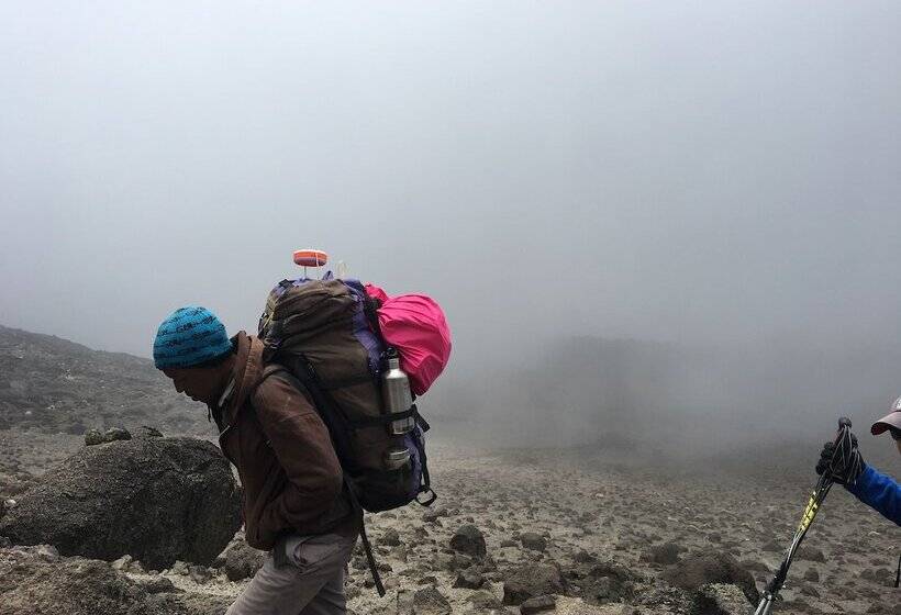 בית מלון כפרי Kilemakyaro Mountain Lodge