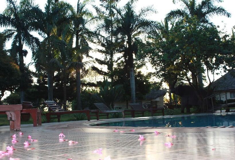 בית מלון כפרי Kilemakyaro Mountain Lodge