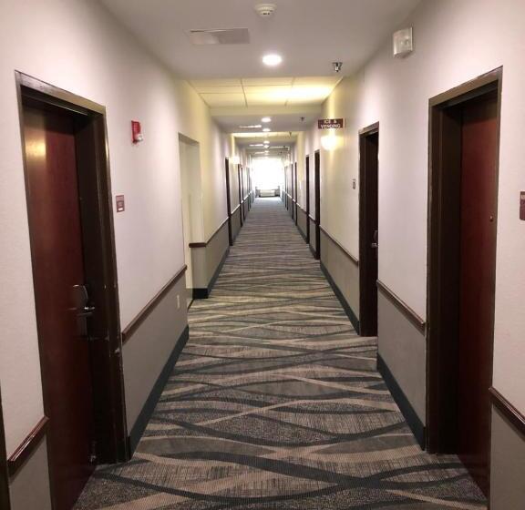 Hotel Lea County Inn