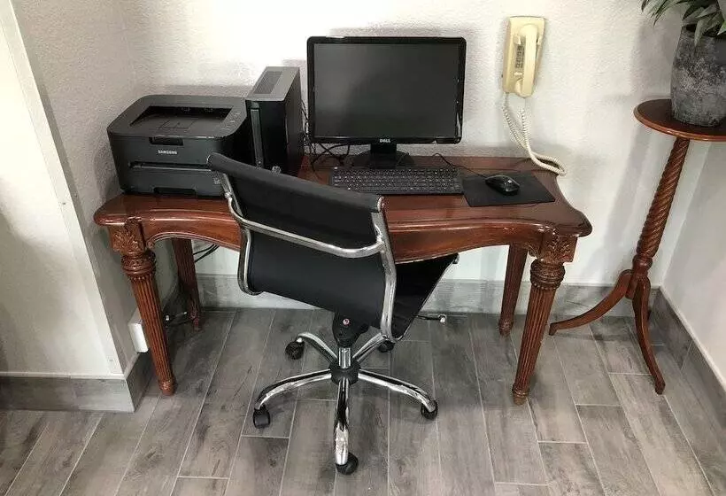 Hotelli Lea County Inn