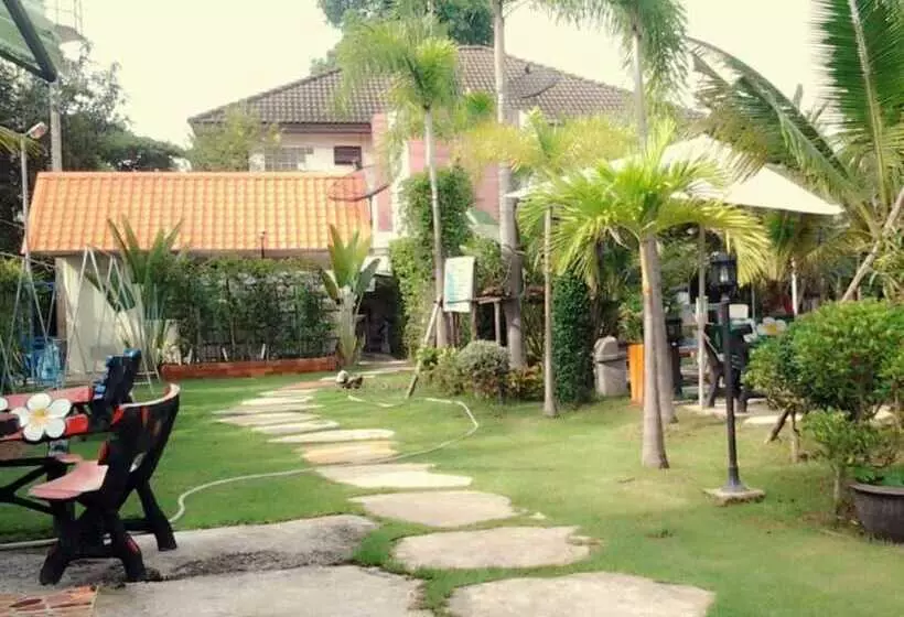 ペンション 7 Colors House