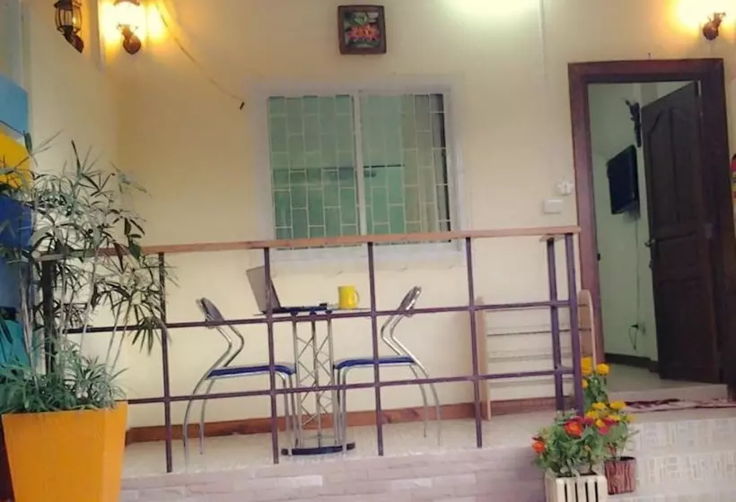 ペンション 7 Colors House