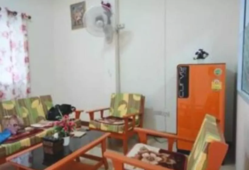 ペンション 7 Colors House