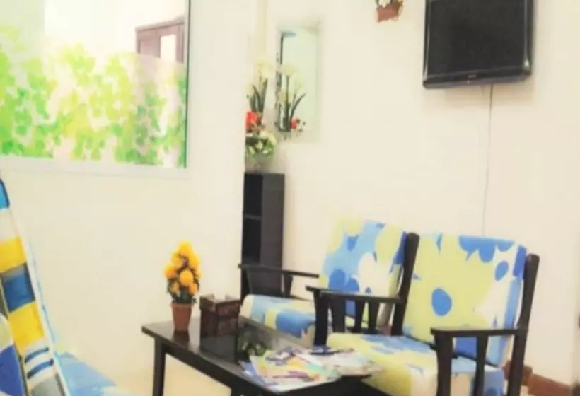 ペンション 7 Colors House